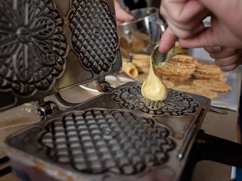 Pizzelle Maker