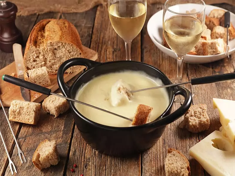 Cheese Fondue Wine Bread