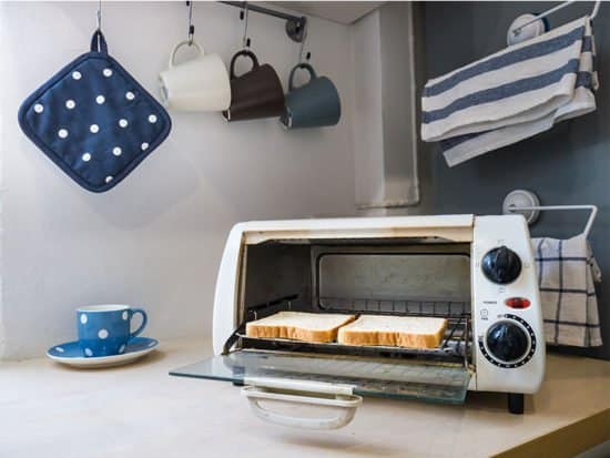 Toaster Oven Vs. Microwave: What Is A Better Option?
