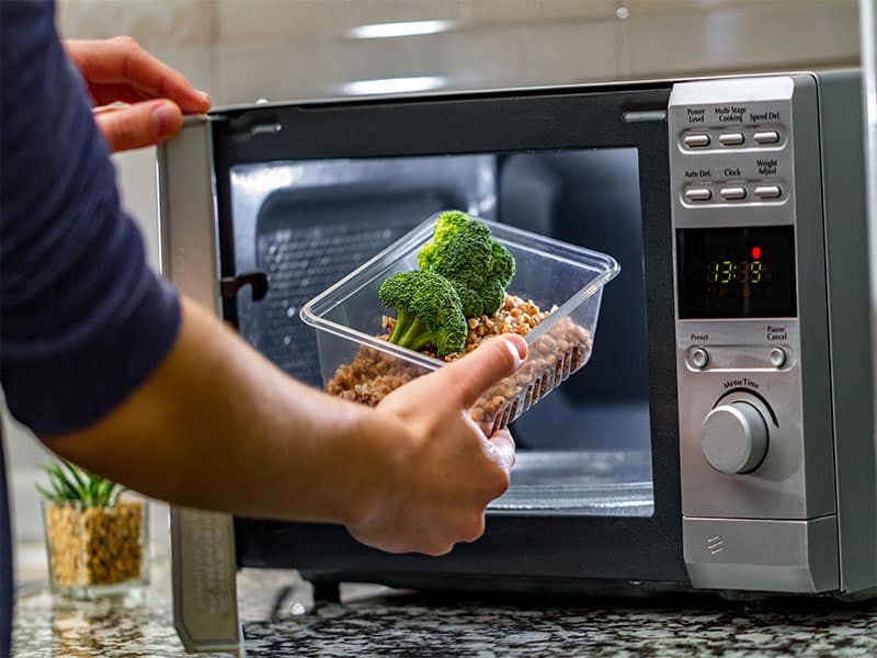Using Microwave Oven Food
