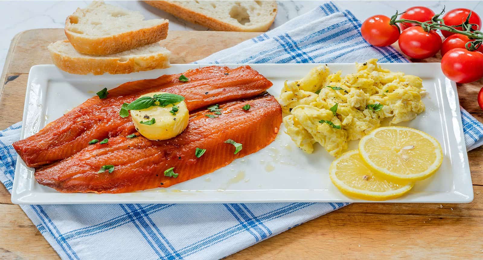 Brunch Scrambled Egg Tomatoes