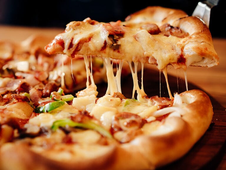 How to Keep Pizza Warm for a Party 13 Easy Methods 2024