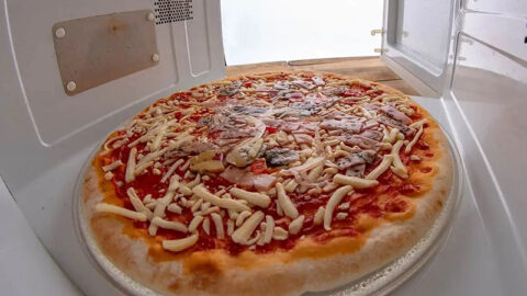 How To Reheat Pizza In An Oven