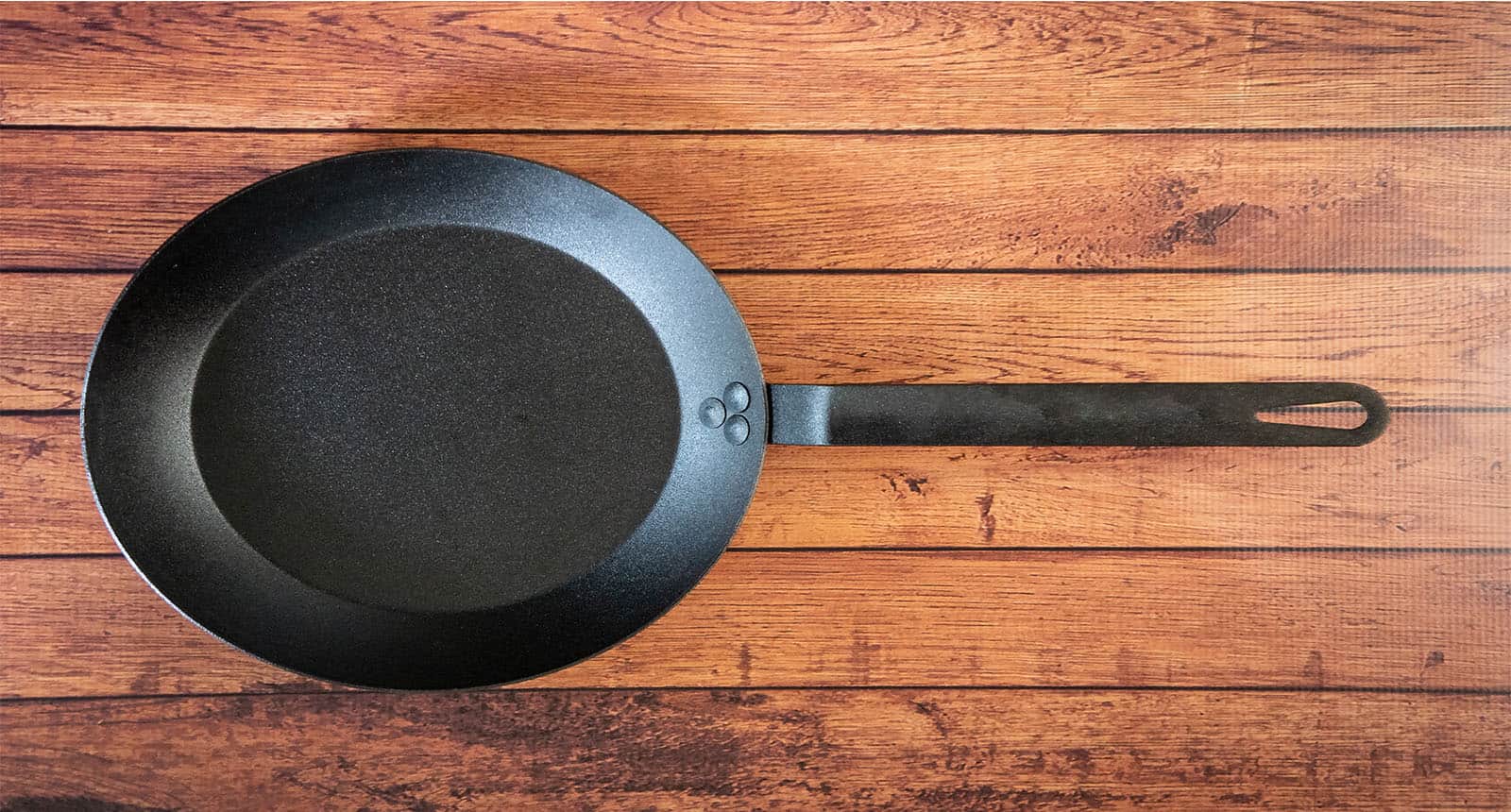 Isolate Carbon Steel Skillet