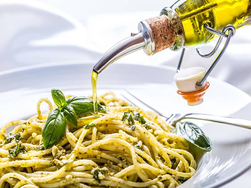 Spaghetti Pesto Sauce Pouring Olive