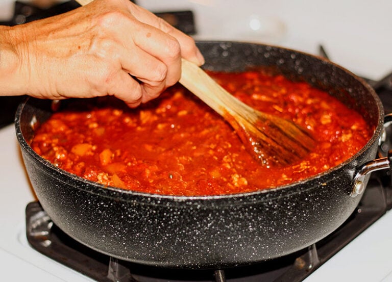 Spoon Stirring Pan