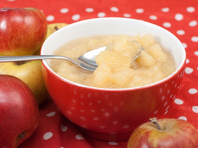  La compote de pommes convient 