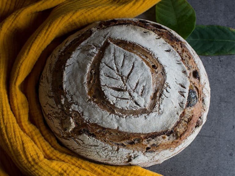 Using a Bread Lame Ultimate Tutorial for Perfect Bread 2024