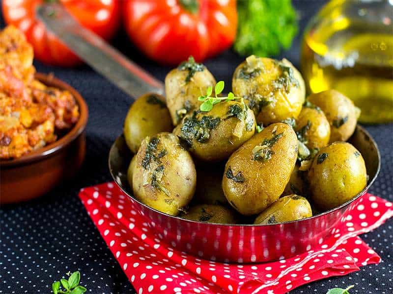 Potatoes In Parsley Sauce