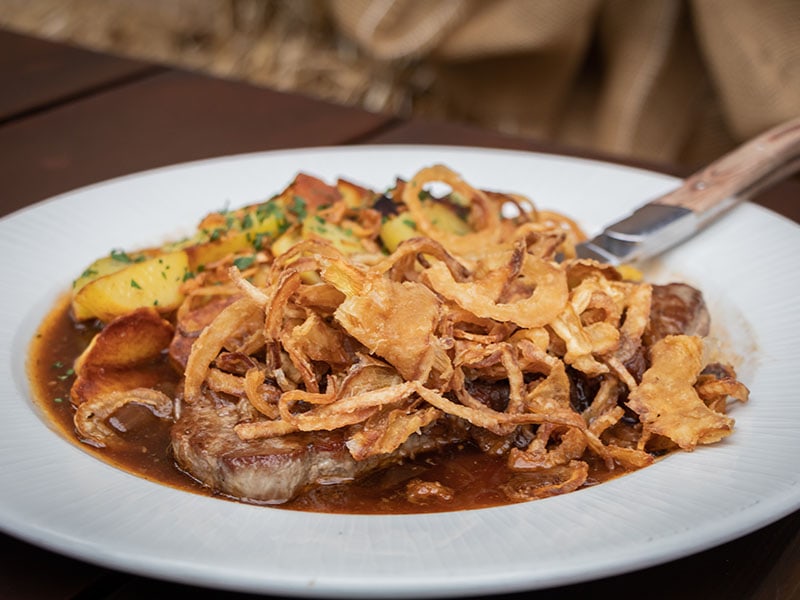 Zwiebelrostbraten Typical German