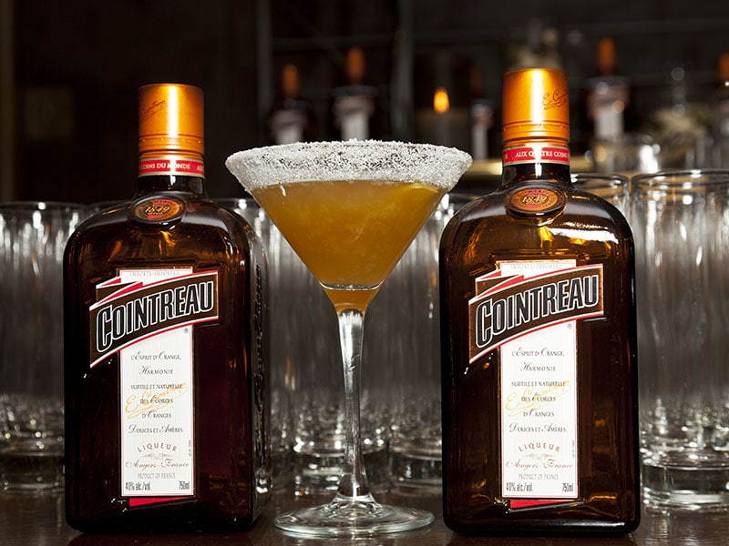 10 Amazing Cointreau Substitutes