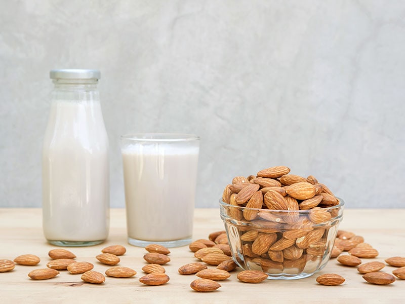 6 Secret Tips To Tell If Your Almond Milk Has Gone Bad 2023