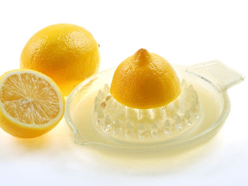 Extracting Juice Lemon