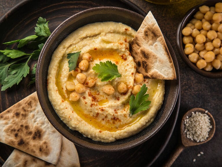What Does Hummus Taste Like? Plus Essential Information (2024)