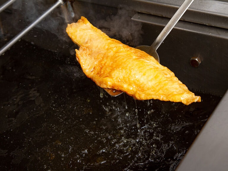 How Long to Fry Fish in a Deep Fryer? Timing Perfection for 2024