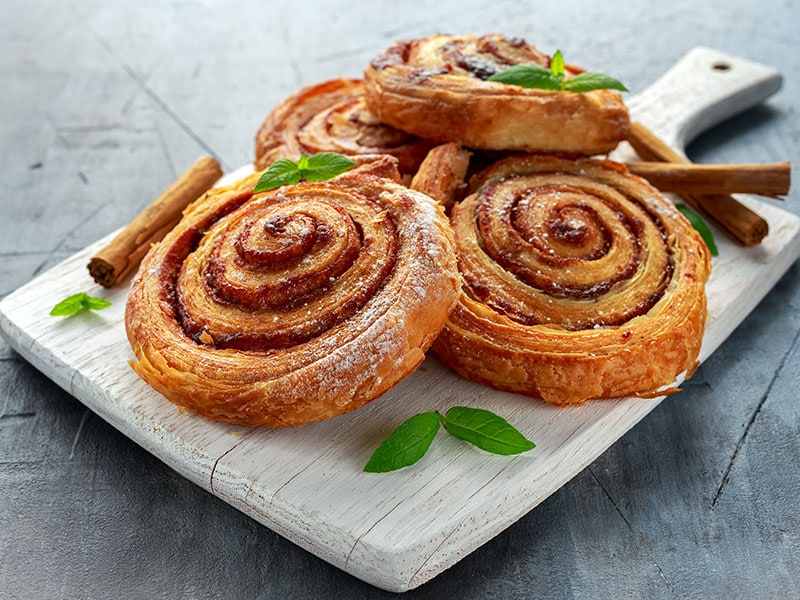 34 Easy Cinnamon Desserts (+ Cinnamon Apple Tart Recipe)