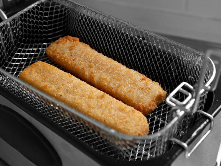 How Long to Fry Fish in a Deep Fryer? Timing Perfection for 2024