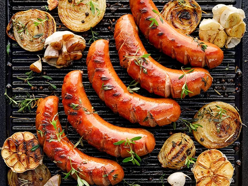 Combining side dishes with sausages