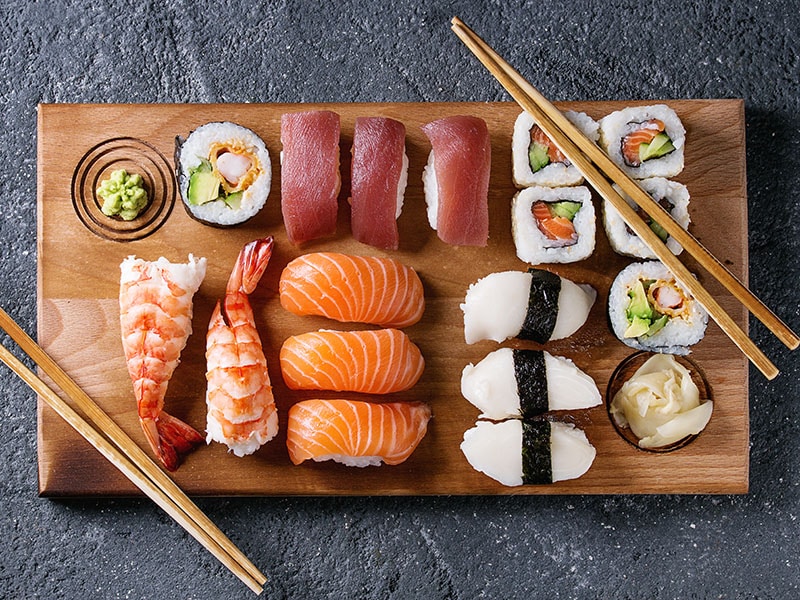 Sushi Set Nigiri Rolls