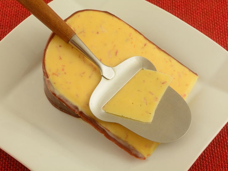 What Does Gouda Cheese Taste Like? Essential Insights 2024