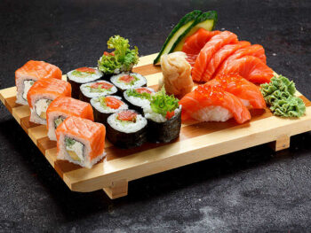 Sushi Roll Vs Hand Roll