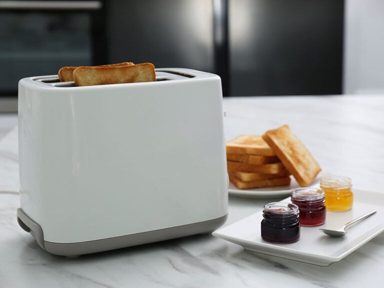 Toasters Vs. Toaster Ovens Which Fits Your Kitchen? 2024