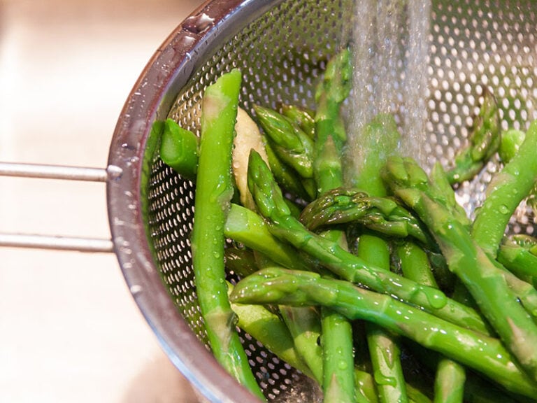 Fresh Asparagus Colander