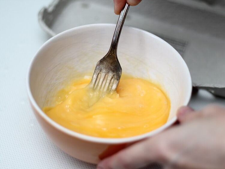 How To Flip An Omelette Properly With 3 Easy Techniques for 2024