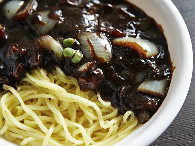 Oyster Sauce vs. Oyster Flavored Sauce What's the Difference 2024