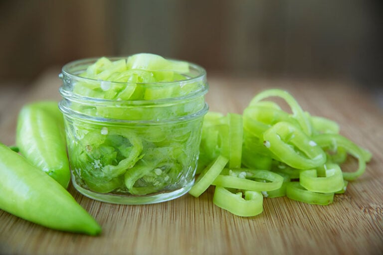 Fresh Sliced Banana Peppers