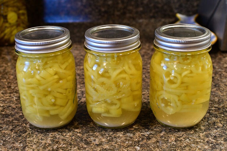 Hot Banana Peppers Garlic