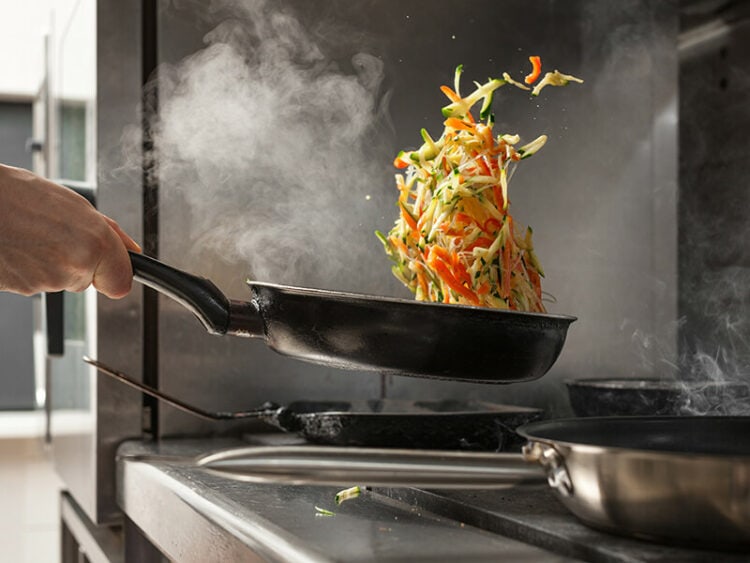 Saute Pan Vs. Skillet How Are They Different? 2023