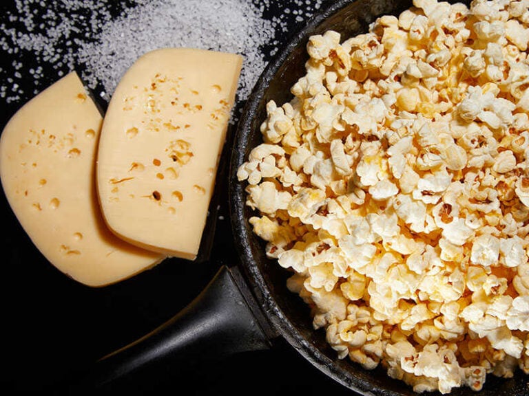 Appetizing Salted Popcorn Cheese