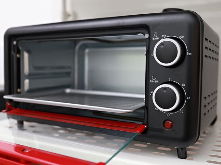 Can You Put Aluminum Foil in a Toaster Oven? Essential Tips 2024