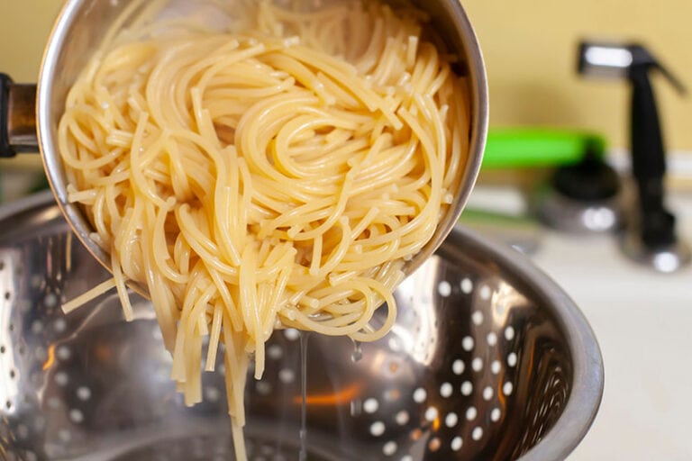 Drain Cooked Spaghetti Sink