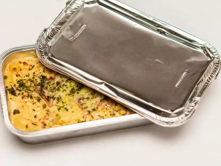 Macaroni Schotel Aluminum Foil