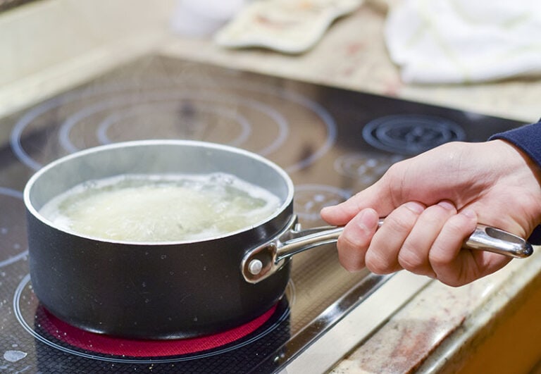 Picking Pot Saucepan Boiling Water