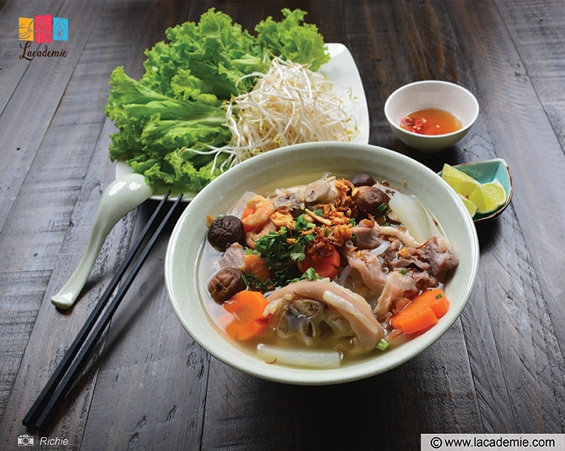 Thick Noodle Soup With Pork