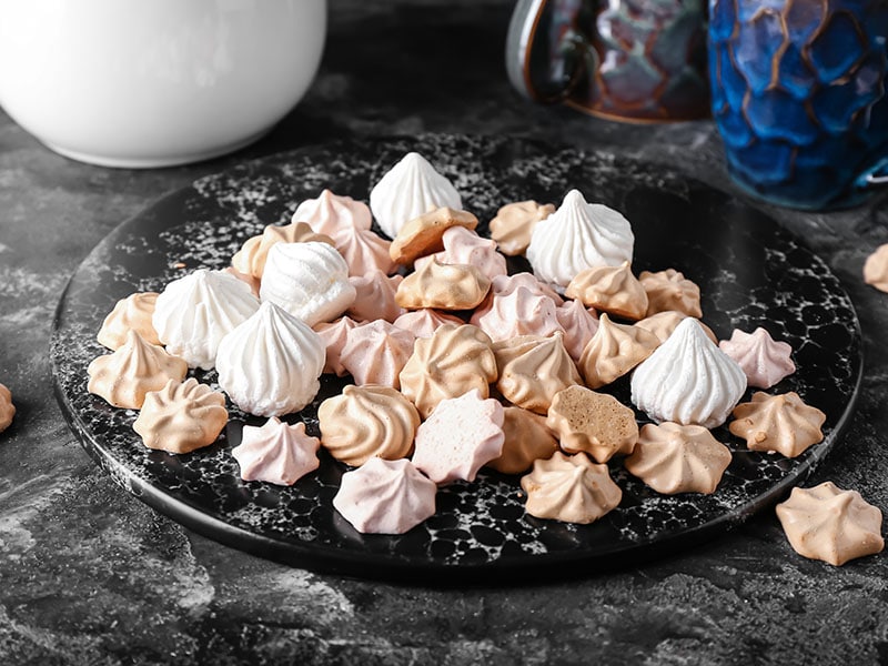 Board Tasty Meringues