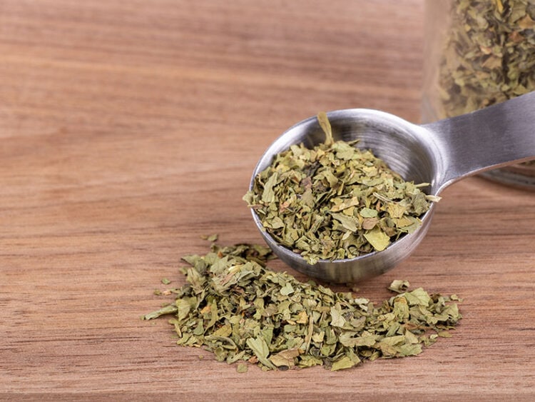 Dried Cilantro Vs. Fresh Same Plant, Different Features 2023