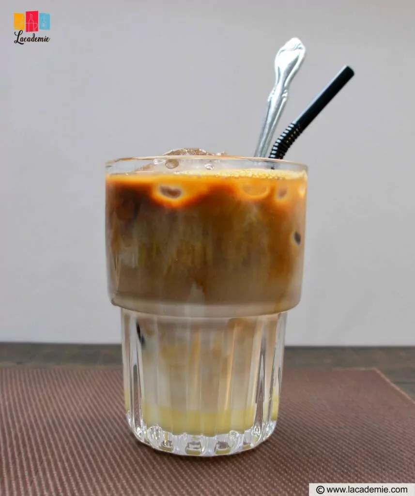 Bạc Xỉu (Bạc Sỉu) – Vietnamese White Coffee