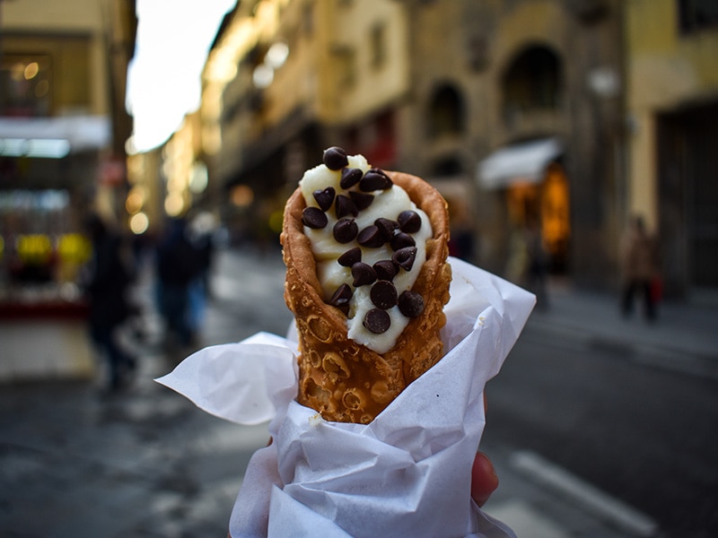 Cannoli With Chocolate Chips