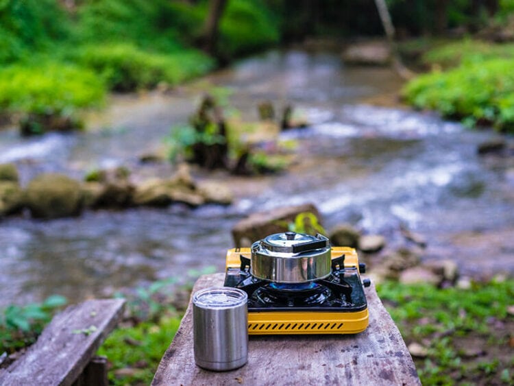 How to Keep Food Warm Without Electricity in 2024