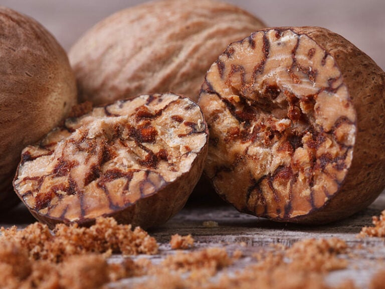 Discover the Taste of Nutmeg: Complete Guide
