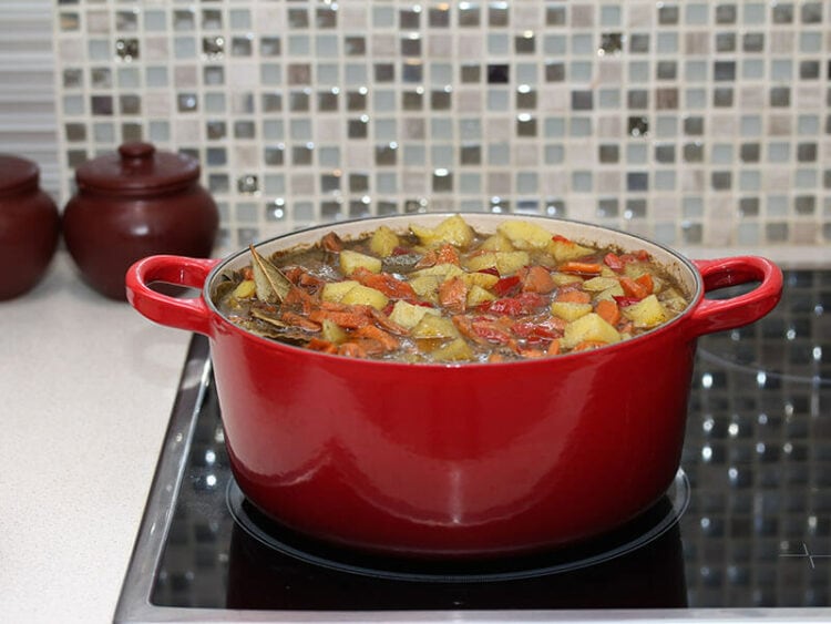 How To Keep Food Warm Without Electricity In 2023