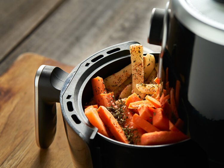 Dehydrator Vs. Air Fryer Best Machine In Your Kitchen 2023