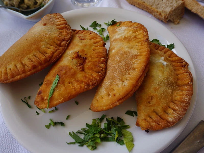 Pies Tyropitakia