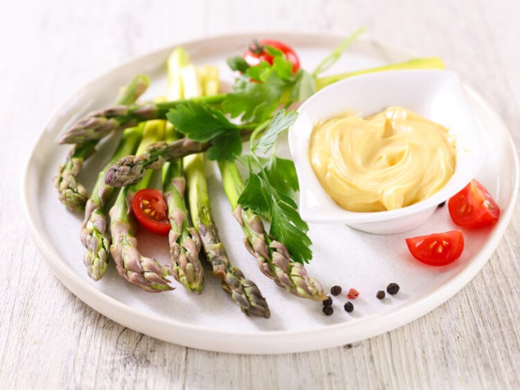 Eating Asparagus Raw Health Benefits and Tips for 2024