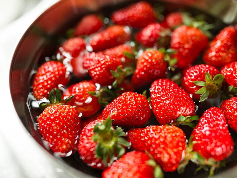 Ultimate Guide to Keeping Strawberries Fresh in 2024