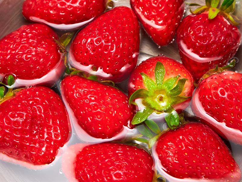 Baking Soda Strawberries